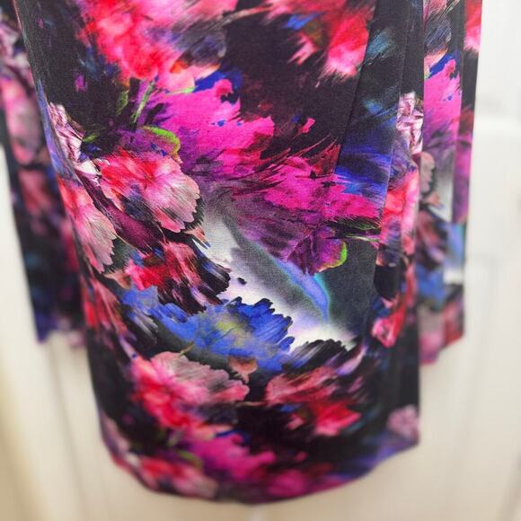 St. John Spring 2015 Abstract Floral Pink, Blue & Black Long Sleeve Top Size L - Picture 3 of 10
